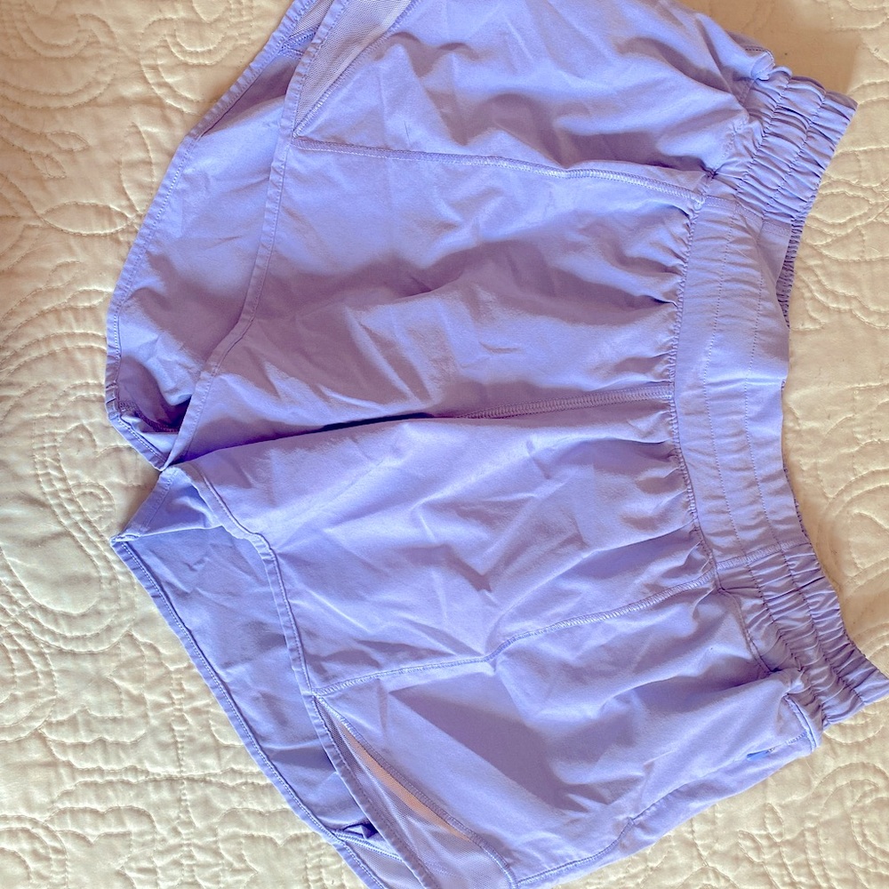 Lululemon Hotty Hot 4” shorts